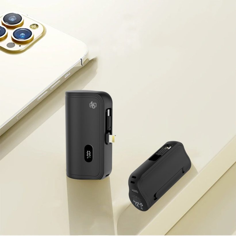 JP Powerbanka PlugOn s integrovaným konektorem pro USB-C a Lightning, 5000 mAh, PD 20W, černá